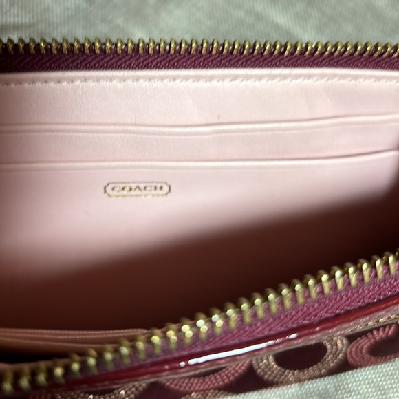 Coach Crimson Signature Madison Dotted Classic Canvas Wristlet EUC - Picture 10 of 11